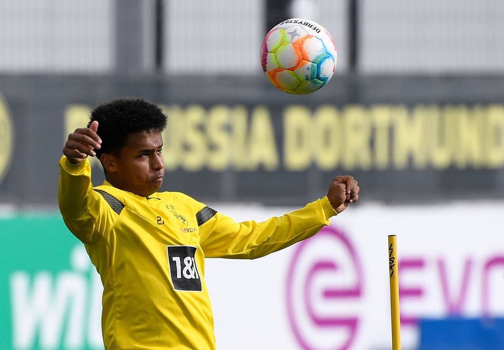 多特蒙德：欧冠赛场上的&ldquo;逆袭狂想曲&rdquo;再奏强音